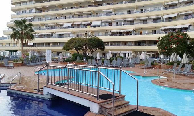 Costa Adeje Hotel | 1 Bed Hotel Apt. in Costa Adeje, Few minutes walk to Beach, Shops & Restaurants