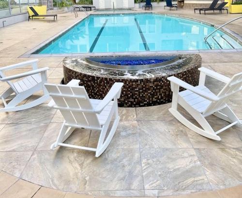 Marina del Rey Apartment | 1 bedroom. 2 beds. 1 bath with Balcony