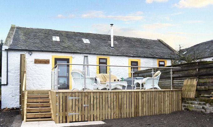 Glasgow Cottage | 1 bedroom accommodation in Near Neilston