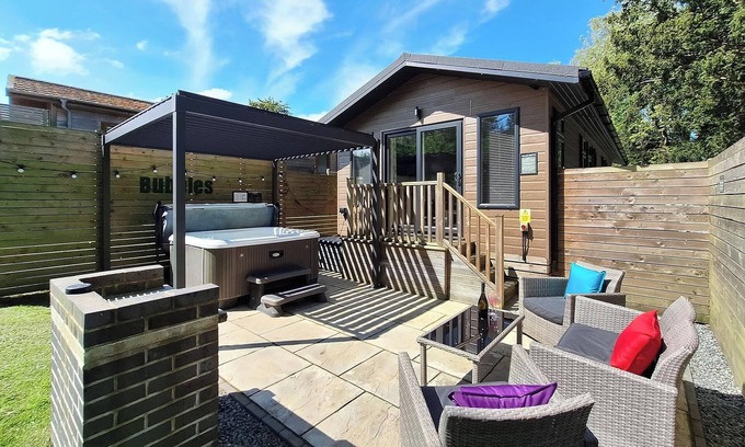 Raywell Ski Chalet | 1 bedroom accommodation in Raywell, Beverley