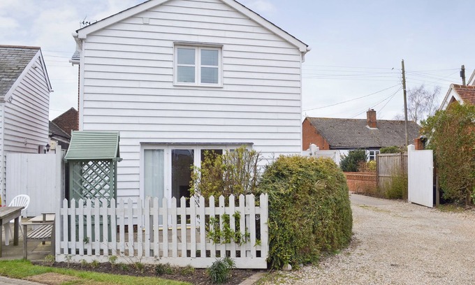 Birch Cottage | 1 bedroom accommodation in Birch, near Colchester