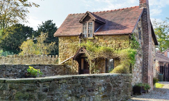 Penycae Cottage | 1 bedroom accommodation in Pen-y-Cae, near Ruabon