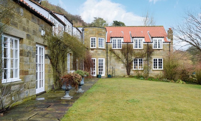 Whitby Cottage | 1 bedroom accommodation in Fylingthorpe, near Whitby