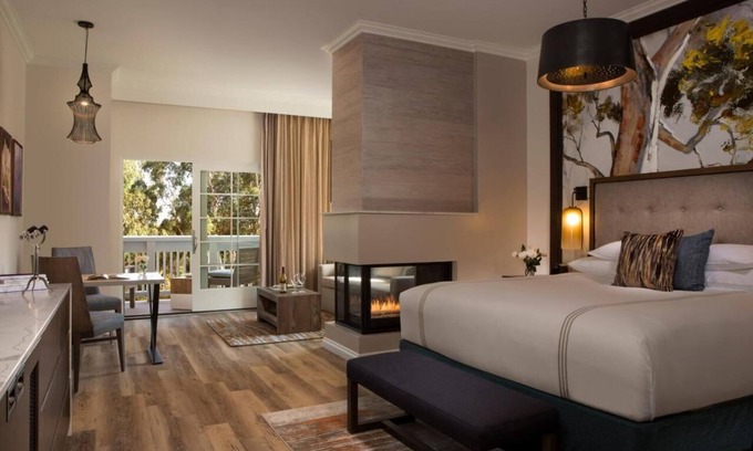 Napa Hotel | 1-Bedroom Suite at a 4⭐️ Hotel