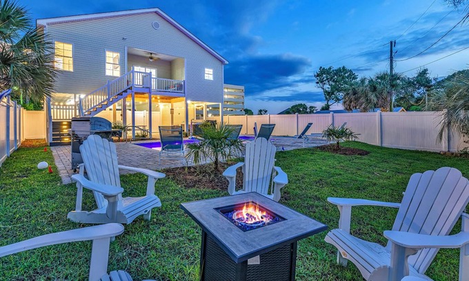 Atlantic Beach House | 1 blk to Beach|Htd Pool|HotTub|Mini Golf|Gm Room