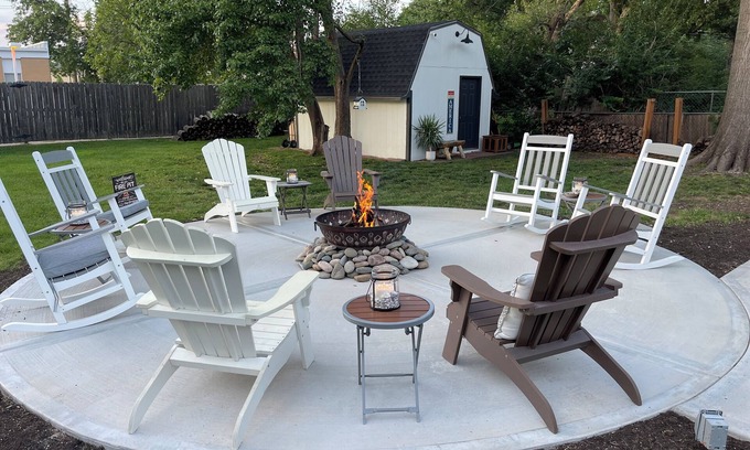 Lawrence House | 1 block from campus! 10 min walk to Allen Fieldhouse