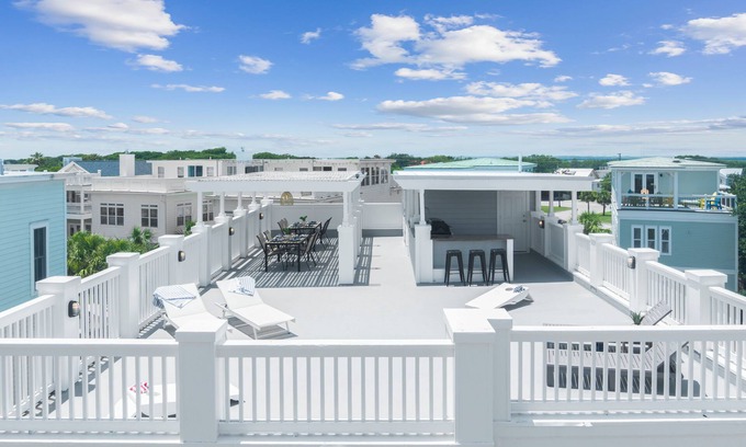 Charleston County House | 1 Block to Beach, Newly Renovated 6BDR w/Rooftop Views | Sand Dune by AvantStay