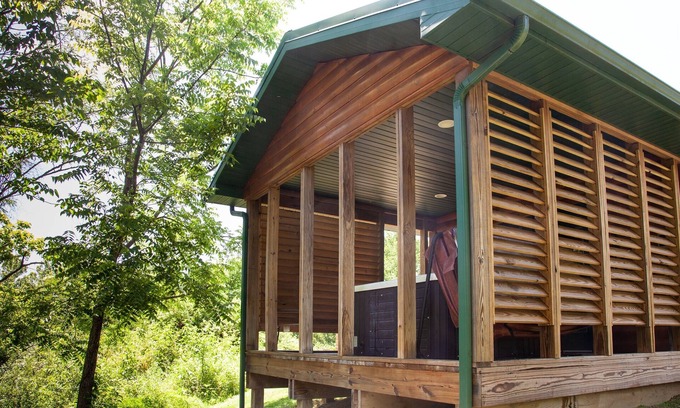 Equality Cabin | 1 BR Hot Tub Cabin- Closest Cabins to Garden of the Gods-Shawnee National Forest