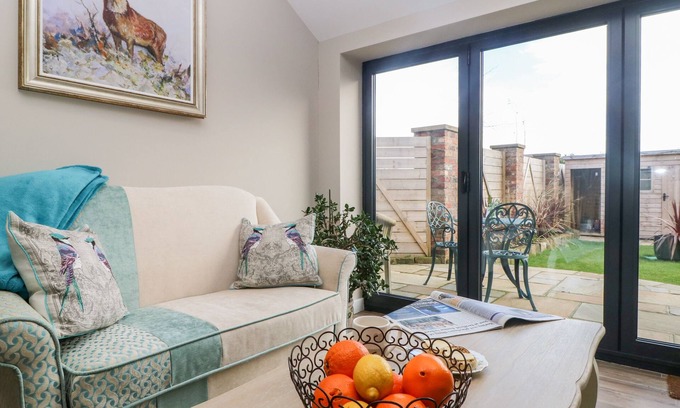 Fridaythorpe Cottage | 1 Church Barns