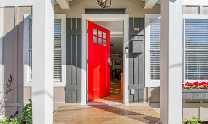 St. Augustine House | 1 Fletcher Ln