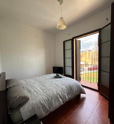 Tocina House | #1 HABITACIÓN DOBLE con baño compartido SEVILLA DELUXE LOS ROSALES