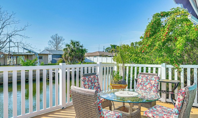 Hudson Beach Estates Apartment | < 1 Mi to Beach: Hudson Apt w/Fishing Dock Access