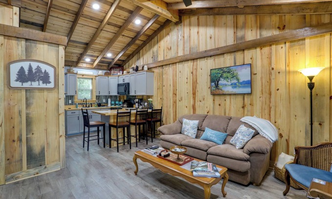 Greers Ferry Cabin | < 1 Mi to Devils Fork Recreation Area: Cozy Cabin!