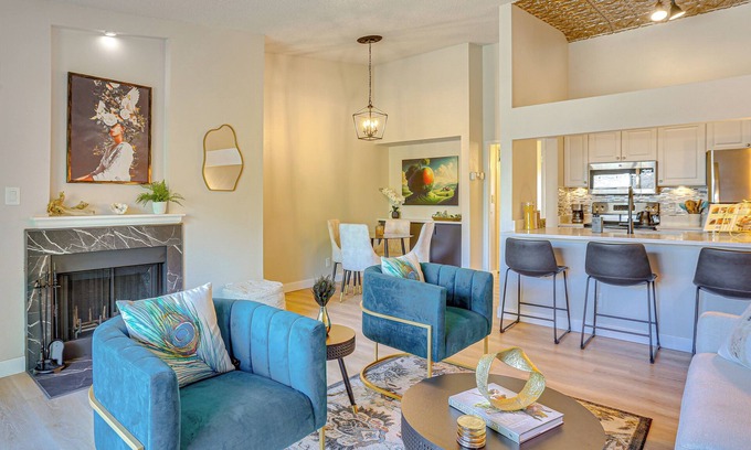 Castle Rock Condo | 1 Mi to Dtwn: Condo w/Pool Access in Castle Rock