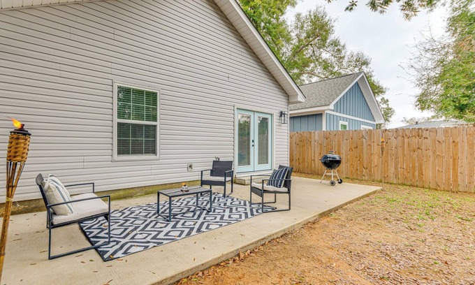 Sanders Beach House | 1 Mi to Dtwn: Pet-Friendly Pensacola Getaway!
