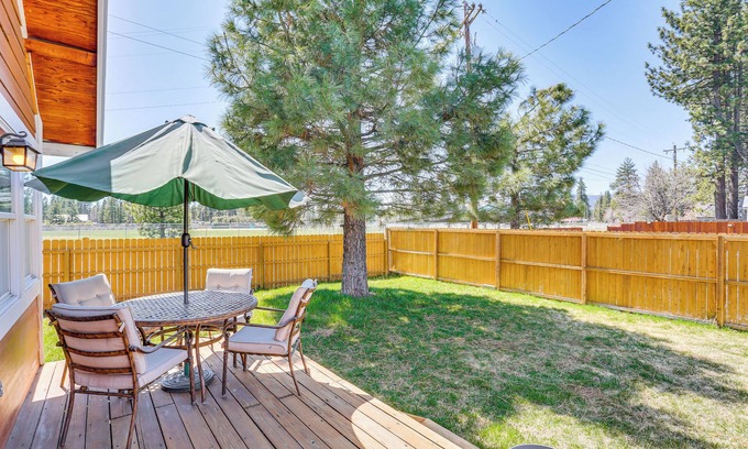 Chester House | < 1 Mi to Lake Almanor: Home w/Furnished Decks!