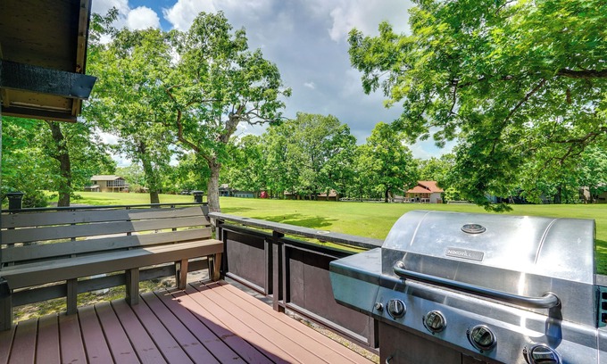 Osage Beach Cottage | 1 Mi to Margaritaville Resort: Cottage w/Fire Pit