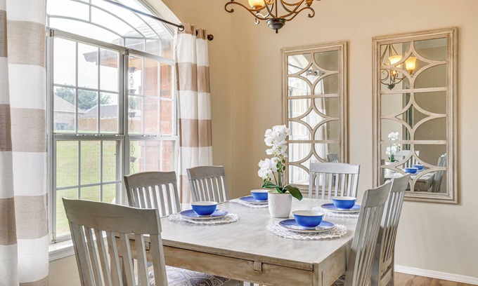 Edmond House | < 1 Mi to Oak Tree National: Cozy Getaway!