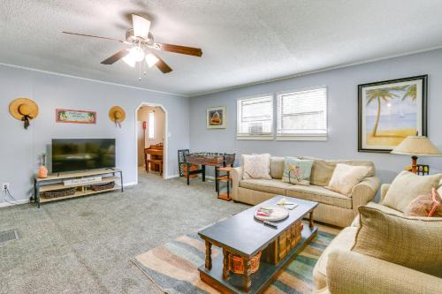 Port Royal House | 1 Mi to Sands Beach Walkable Island Home with Yard!