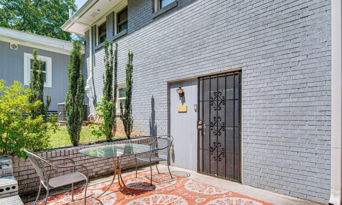 East Point Apartment | 1 Mi to Train: ATL Area Apt w/Patio & Shared Yard