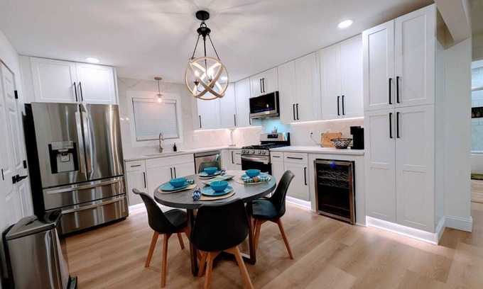 Mount Berry Hotel | 10 Burnett Home