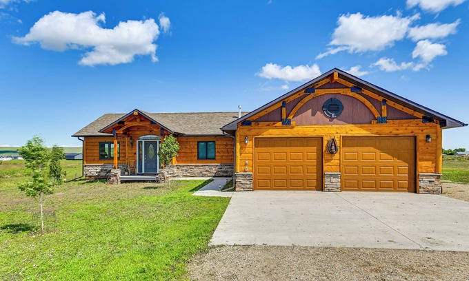 Roberts House | 10 Mi to Cooney State Park: Mtn-View Montana Haven