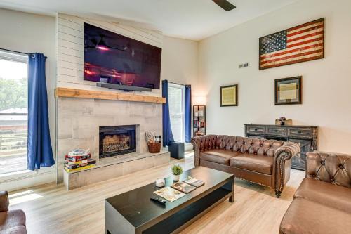 Wessex Square House | 10 Mi to Uptown Charlotte Family Home with Backyard