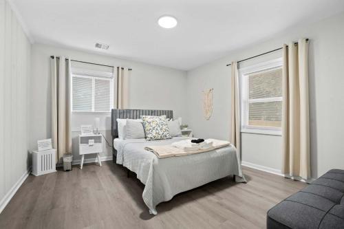 Southwest Raleigh House | 10 Min to Downtown - Smart Tvs - Fast Wi-Fi