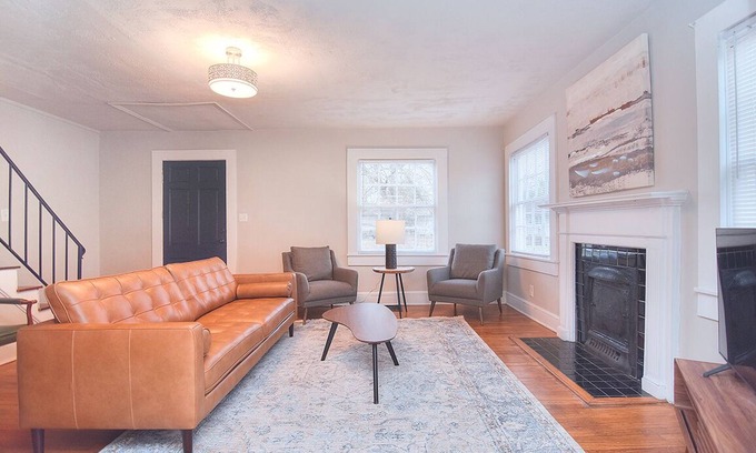 Shelby House | 10 min Walk to Uptown Shelby, Historic, parking!