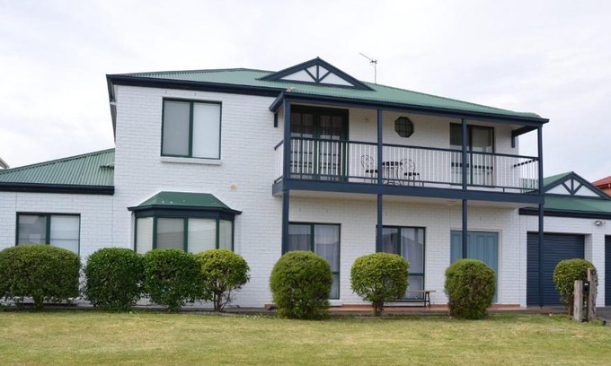 Hayborough House | 10 Rupara - Linen Included