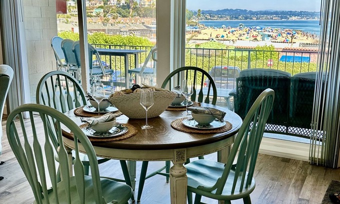 Capitola Condo | 10 Steps to the Sand…Capitola Beach Front at the mouth of the Wharf-Pet Friendly