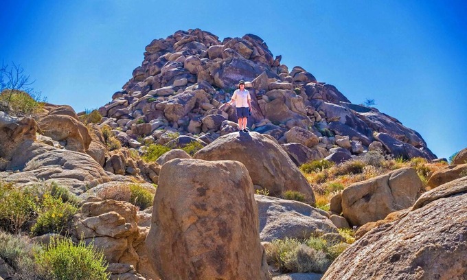 Joshua Tree House | 100 ACRES PRIVATE PARK, Boulders, Caves, Total Privacy. Unique!