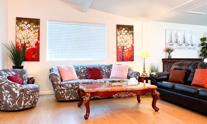 Sherwood Forest and Thistle Development House | 10001☘️☘️Spacious single house 6B4Ba near Disney and Knott's Berry Farm.