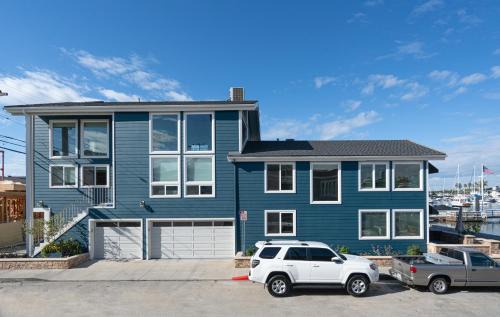 Balboa Island Apartment | 1011 N Bayfront A & B