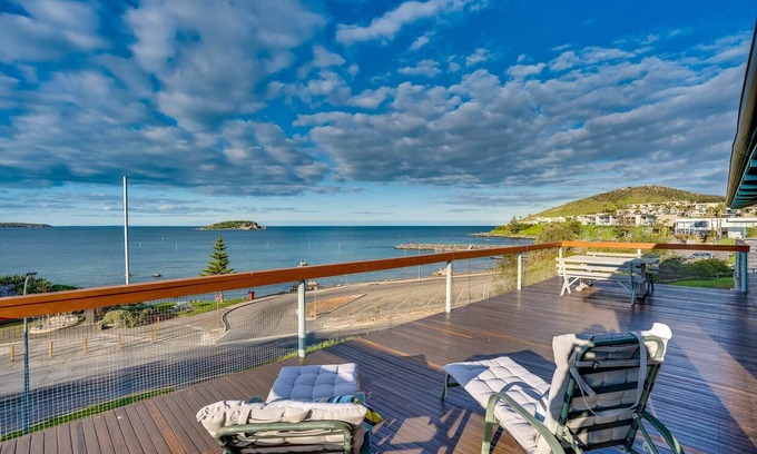 Encounter Bay House | 107 Franklin Pde - Amazing Views - Fabulous Outdoor Entertaining Area