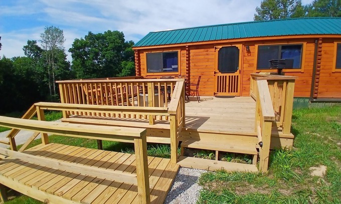 Logan Cabin | 109) Kingfisher Log Cabin. Close to Hocking Hills State Park and more!