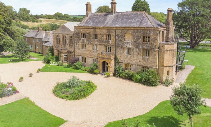 Beaminster Cottage | 11 bedroom accommodation in Hooke, near Beaminster