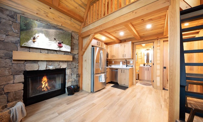 Laura House | #11 Firefly Lookout