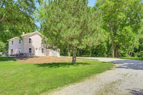 Holt House | 11 Mi to Smithville Lake Private Home Near Winery