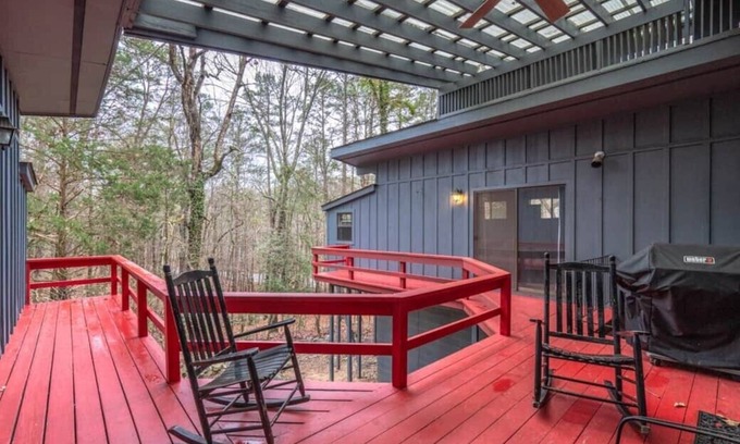 Hot Springs Village House | 11 Ona Lane - One level home with carport near shopping, restaurants, Lake