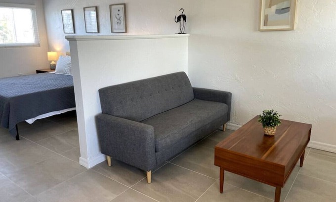 Bay Esplanade Apartment | 11 · Surf n Sand Studio Apartment by the Water 11