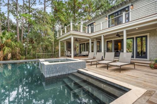 Vanderhorst Plantation House | 113 Blue Heron Pond Road by Akers Ellis Rentals