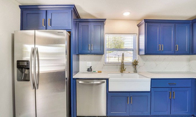 Bentonville - Fayetteville House | 12 Mi to Dtwn Fayetteville: Home w/Fire Pit!