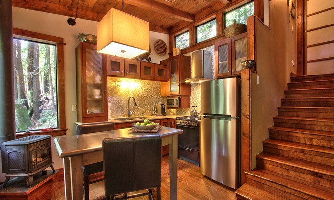 Carmel Cabin | 12 Miles South of Carmel in a Redwood Canyon! Perfect getaway in Big Sur!