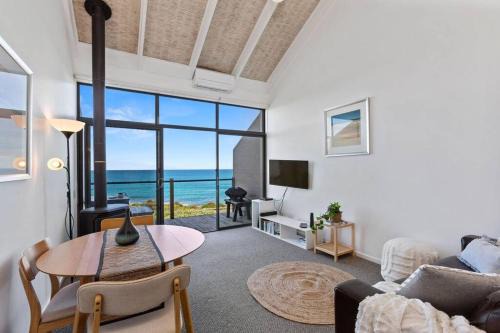 Wongarra Apartment | 12 Whitecrest Great Ocean Road Resort - Ocean Views