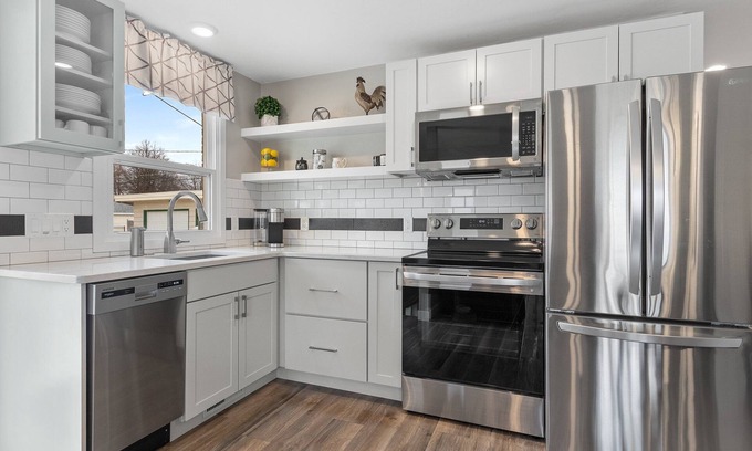 Green Bay House | 1216 Lambeau Field Luxe