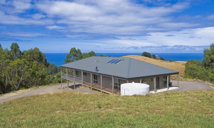 Apollo Bay House | 122 Biddles - Sensational Ocean Views