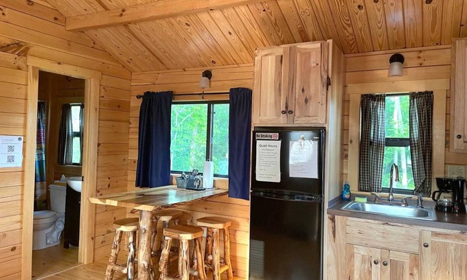Logan Cabin | 122) Xantus Log Cabin. Close to Hocking Hills State Park and more!