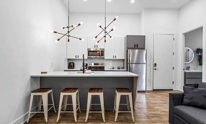 Delair Apartment | 13 Luxury FREE Private Parking - 1st flr