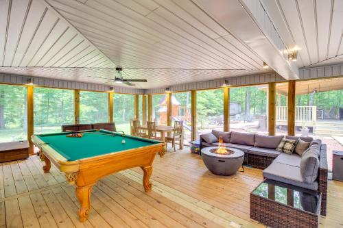 Henagar House | 13 Mi to Guntersville Lake Henagar Gem with Hot Tub